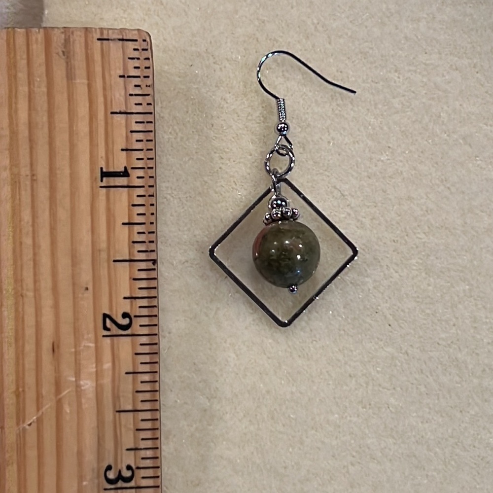 22140 Unakite (Green) Earrings - Picture 5 of 6